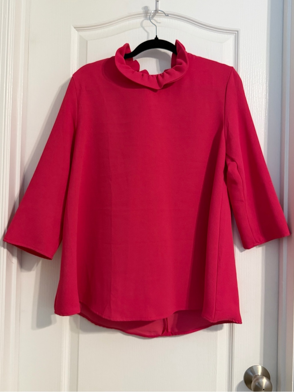 Tuckernuck Pomander Place Faye Hot Pink Ruffle Neck Preppy Chic Top Size L